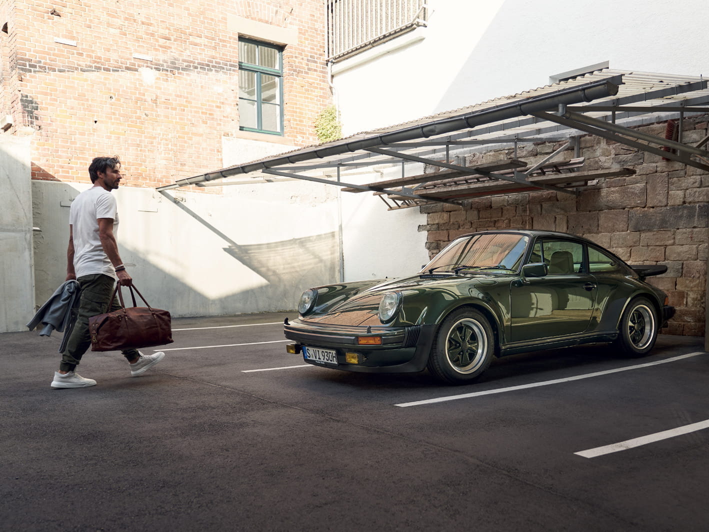 porsche center img