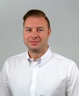 team member img